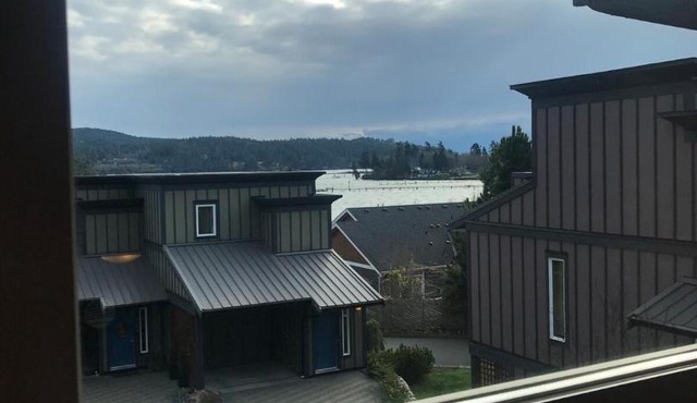 Sooke Harbour Townhouse - Waterfront 2-Bed Rental