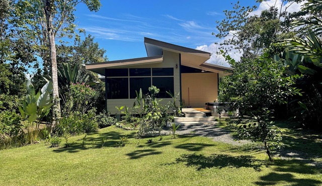 Soothing 1-bedroom villa with AC & jacuzzi in Puerto Jiménez
