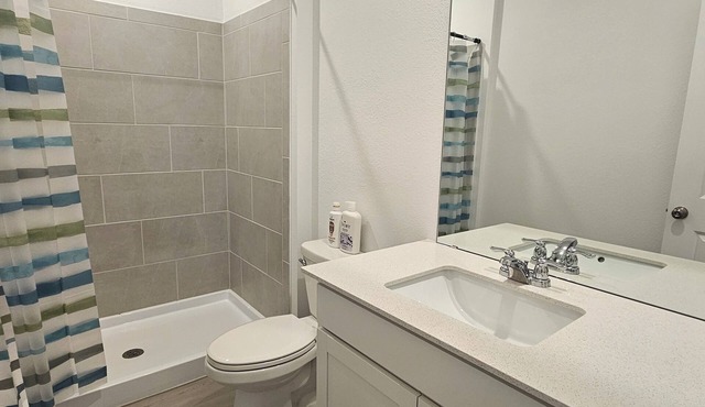 Soothing brand new house with central AC, security cameras . in charming Waller