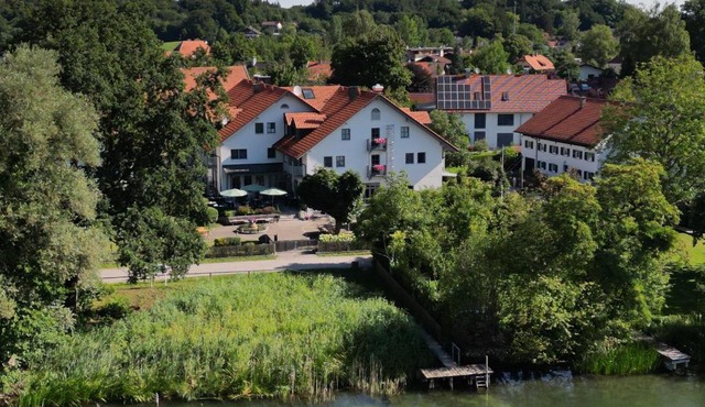 Sopherl am See - Frühstück auf der Seeterrasse, sehr ruhig und wunderschön am See, 3 Minuten nach Oberpfaffenhofen, viele Radtouren, Restaurants & Cafes in der Umgebung