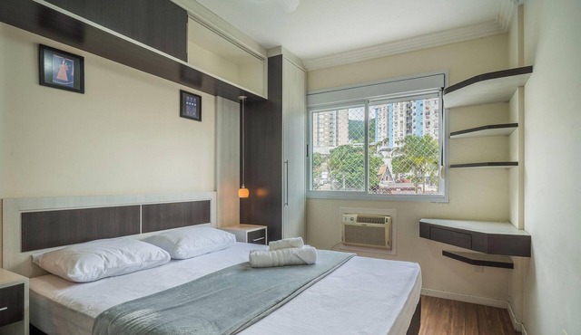 Sophisticated Apartments Just Minutes From Lagoa da Conceicao and Praia Mole Elts
