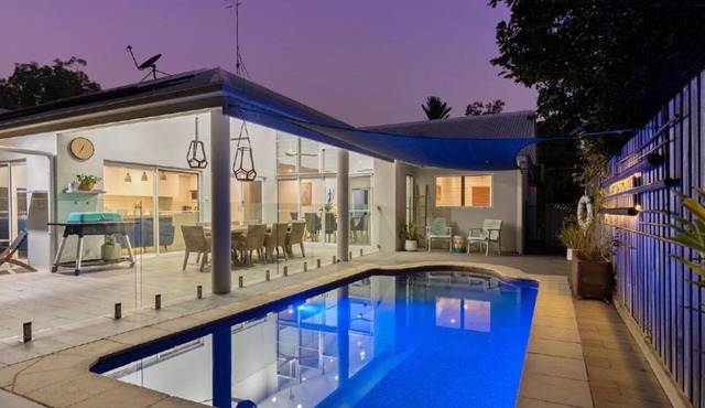 Sorrento By The Sea | 4 Bedrooms Close to Beach