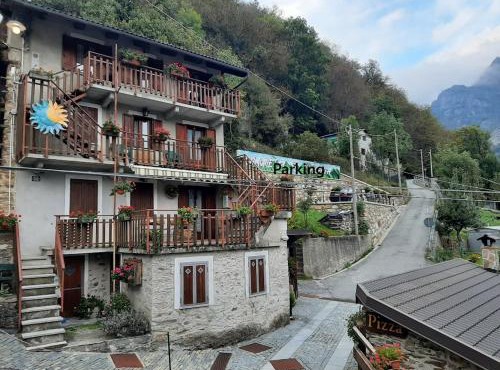 Sotto il Cielo, Balcone panoramico sul borgo di Ingria