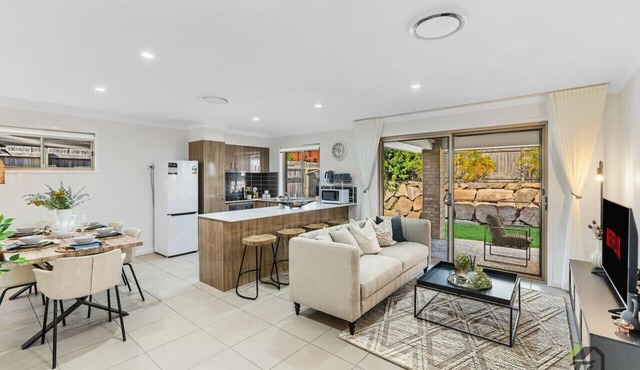 Soul Healer Home in Pimpama