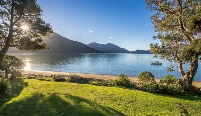 Sounds Magic - Moetapu Bay Bach