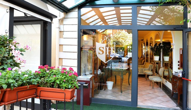 Sourire Hotel