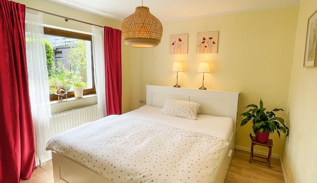 Souterrainwohnung mit Großem Garten