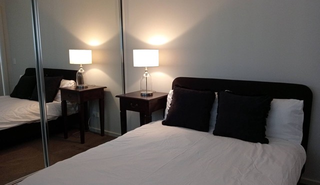 South Canberra 1bdrm Apartment with all amenities