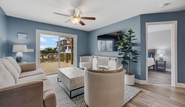 South End WB Beach house w stunning Sunset water views from large front porch.