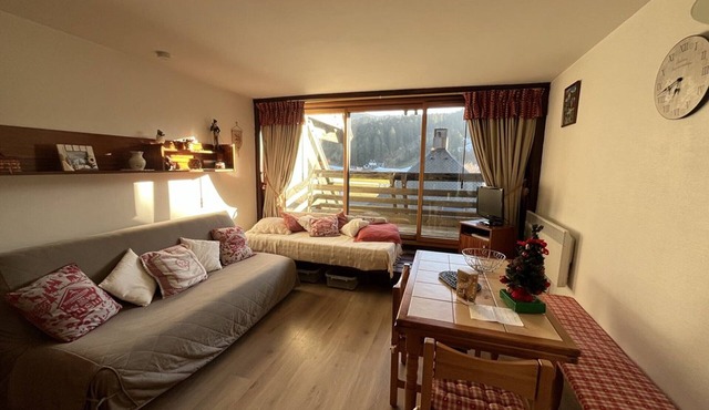 South-facing studio in the heart of the resort, direct slope access