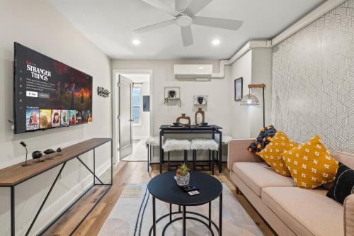 South Philly Extended Stay- 1 Block to Pats Steaks