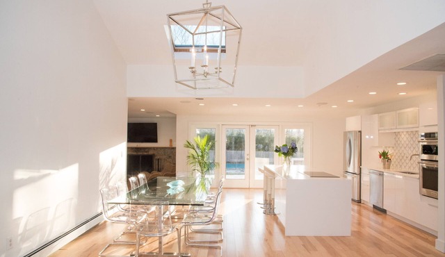 Southampton Private getaway. Private heated salt pool & beach-family fun.