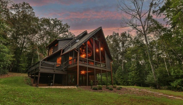 Southern Grace by Mountain Oasis | Creekfront Trout Fishing Cabin in McCaysville Near Blue Ridge