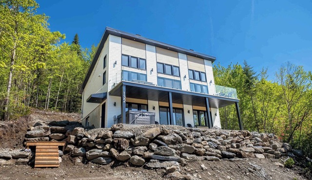 Spa, Mountain, Pool table | Le Haut 132