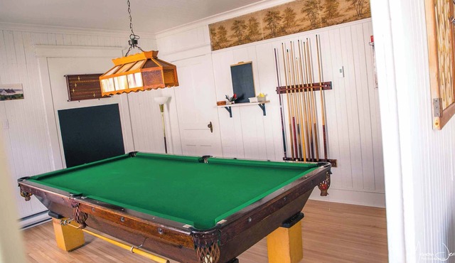 Spa & Pool Table - Le Parvis