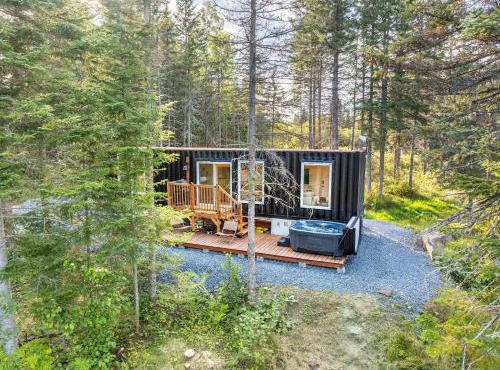 Spa & River view - Le Conteneur Cache