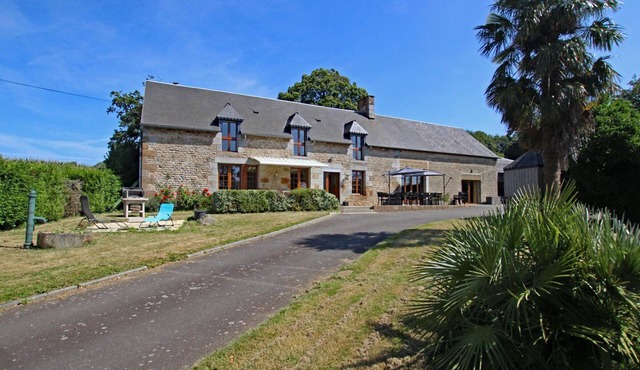 Spacious family home with wellness area and games in Saint-Brice-de-Landelles