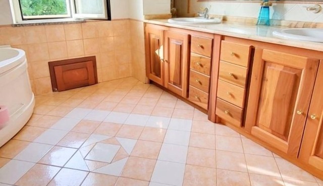 Spacious holiday home near the sea with courtyard perfect for families & friends