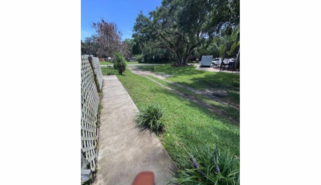 Spacious 1 bdrm Apartment-in Edgewater walking distance to shops, river & beach