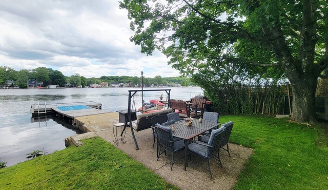 Spacious 1 Bed 1 bath Lakefront Apartment in Lake Hopatcong, NJ with lake access