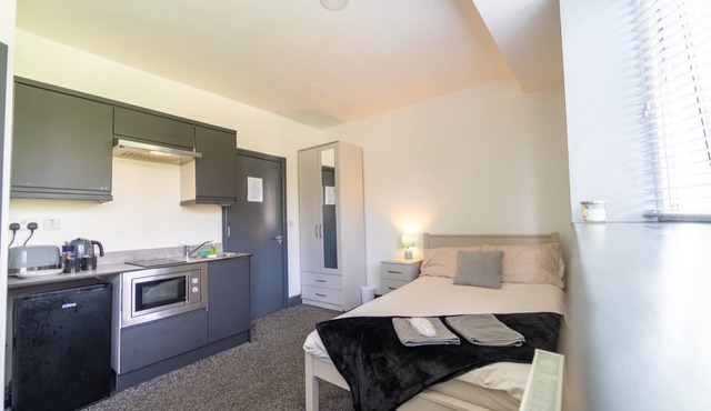 Spacious 1-Bed Studio in Birmingham