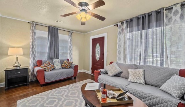 Spacious 1 Bedroom Duplex in Tulsa!