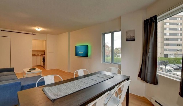 Spacious 1 bedroom in Laval, wifi,parking all incl