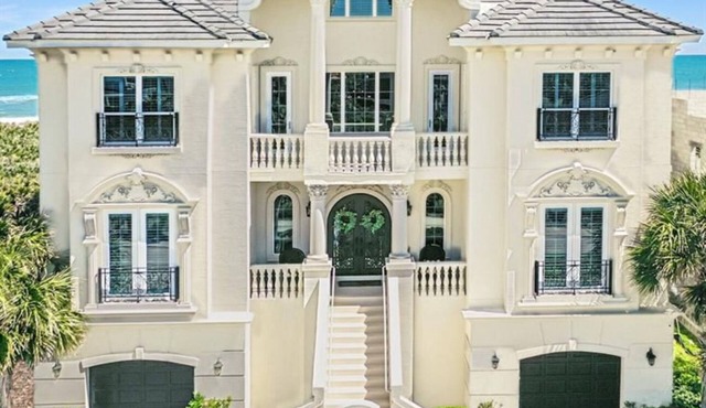 Spacious 10-bedroom house in charming Palm Coast on the beach!