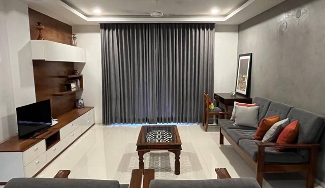 Spacious-1400sft 2BHK apartment in Malleswaram Bengaluru with AC, WiFi