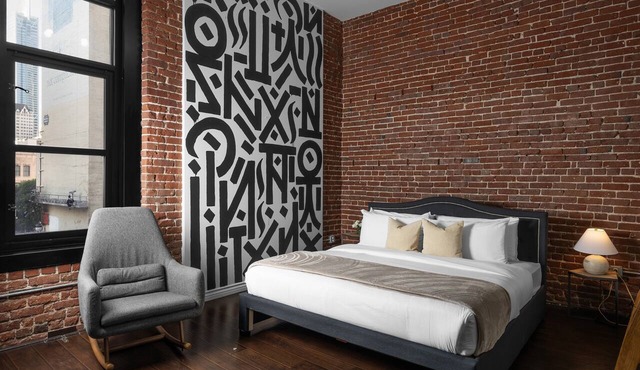 Spacious 1700 sqft New York-Style Suite