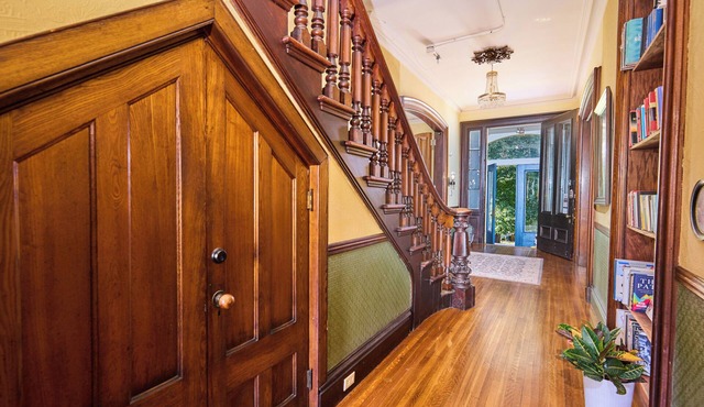 Spacious 18th Century Victorian Mansion - Sleep 16+ Large Group