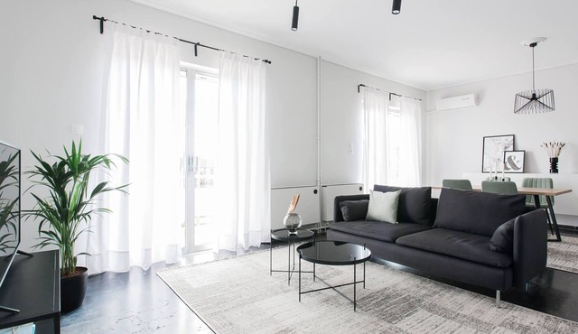 Spacious 1BD Apartment near HELEXPO Marousi