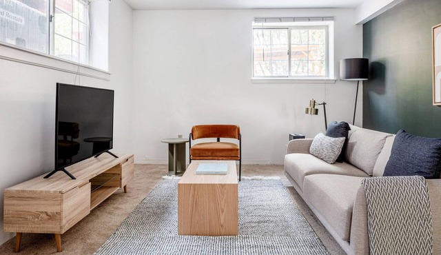 Spacious 1BR steps from Cooldige Corner in Brookline, by Blueground