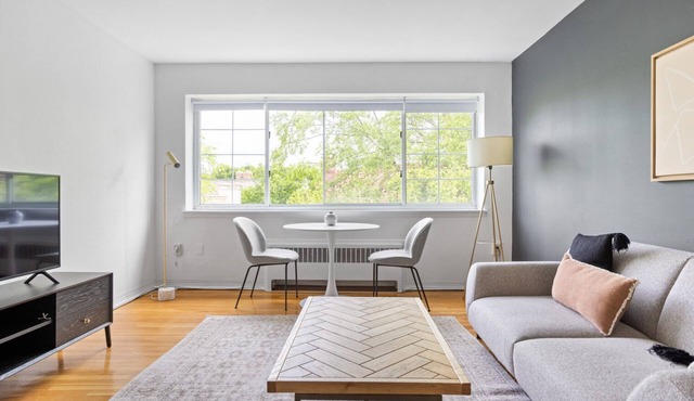 Spacious 1BR steps from Cooldige Corner in Brookline, by Blueground