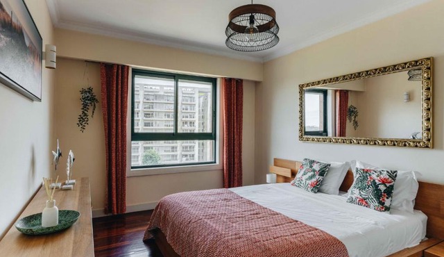 Spacious 1BR with Parking in Quiet Area