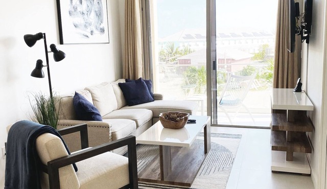 Spacious 1BR with Rooftop Pool, Island Views, Full Kitchen & Washer/Dryer