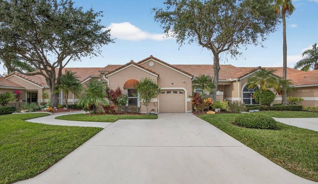 Spacious 2-bedroom Villa in PGA National Golf Community-Available up to 2 Months