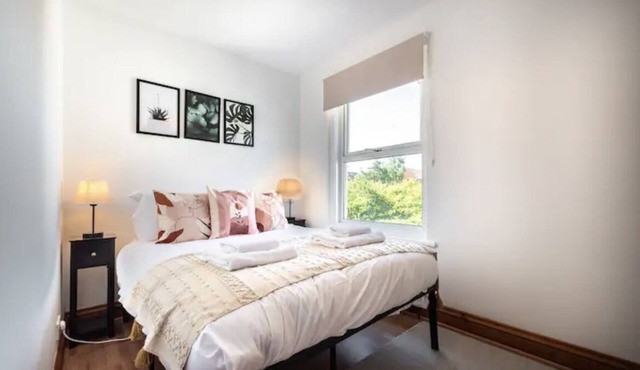 Spacious 2-Bed in Southampton | Hospital & Docks