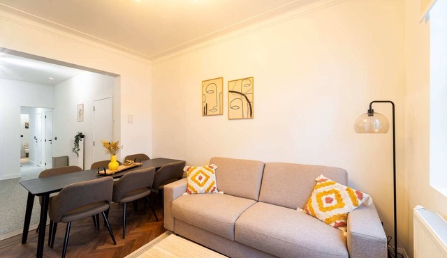 Spacious 2-Bedroom Apartment in Antwerp - 7 Guests