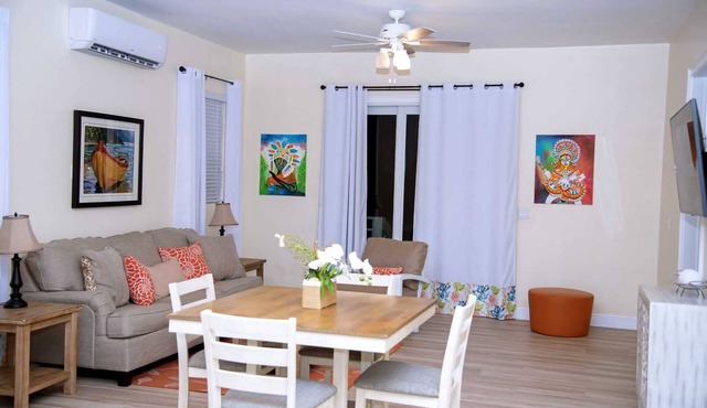 Spacious 2 Bedroom Apartment: Pool, Clubhouse, Dock -Da Bahamian Life Vacations