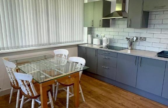 Spacious 2 Bedroom Flat City Centre