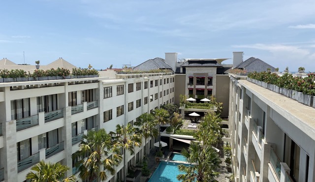 Spacious 2 Bedroom Penthouse Apt,50Mbps, Pool, Gym