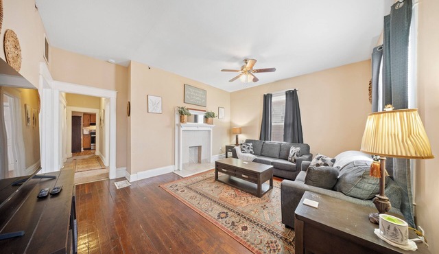 Spacious, 2-Bedroom Unit with Laundry, Ashland KY-Near UK/KDMC Hospital!