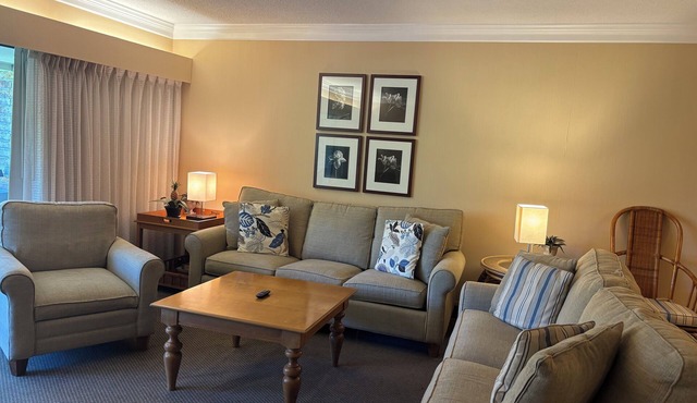 Spacious 2-bedroom condo in beautiful Palm Harbor with ALL the amenities!
