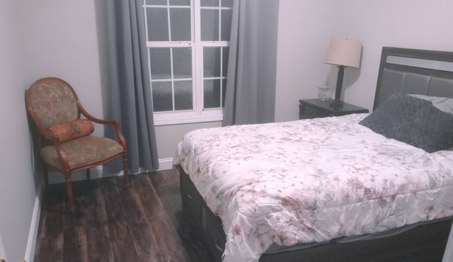 Spacious 2 Bedroom with Private entrance