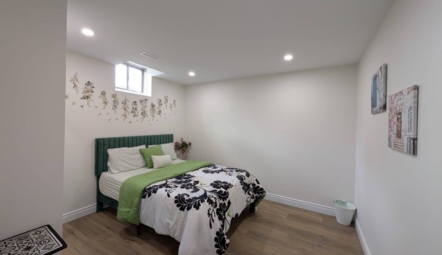 Spacious 2-BR Basement Private Entrance Full Kitchen & Fast Wi-Fi