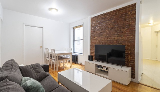 Spacious 2 BR on Upper East Side