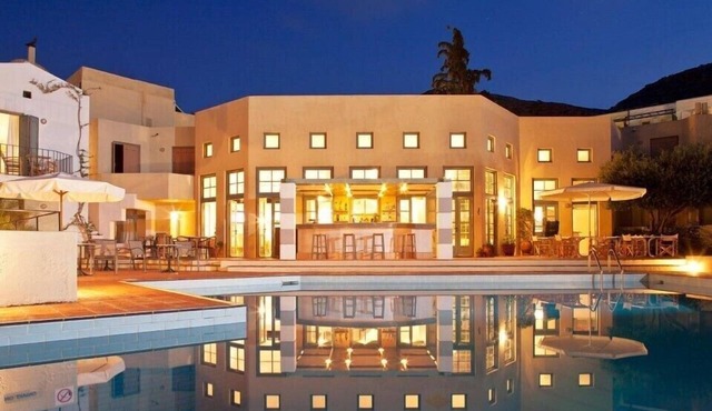 Spacious 2-Level Maisonette Villa, Stunning Views