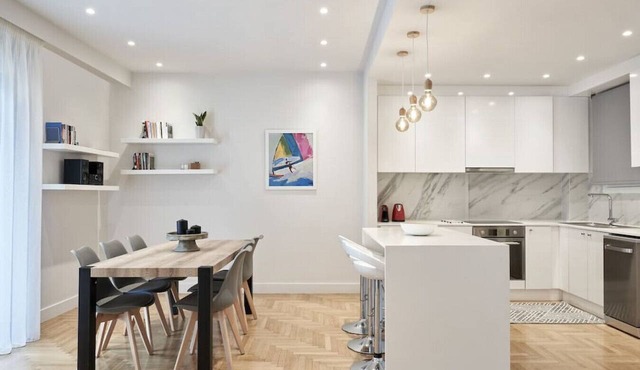 Spacious 2bd Apt in Prime Location next to Divani