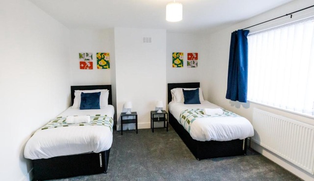 Spacious 2Bed - Great for Contractors - Driveway&Garden